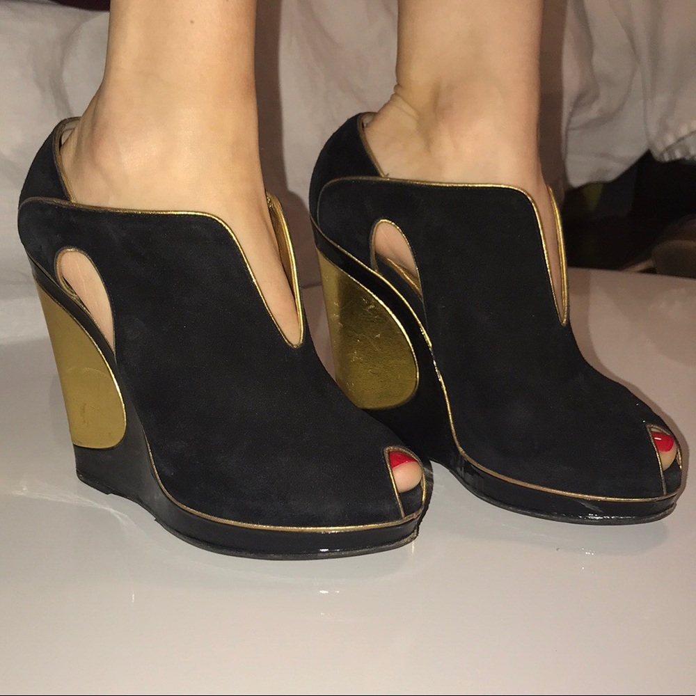 YSL Wedge cutout